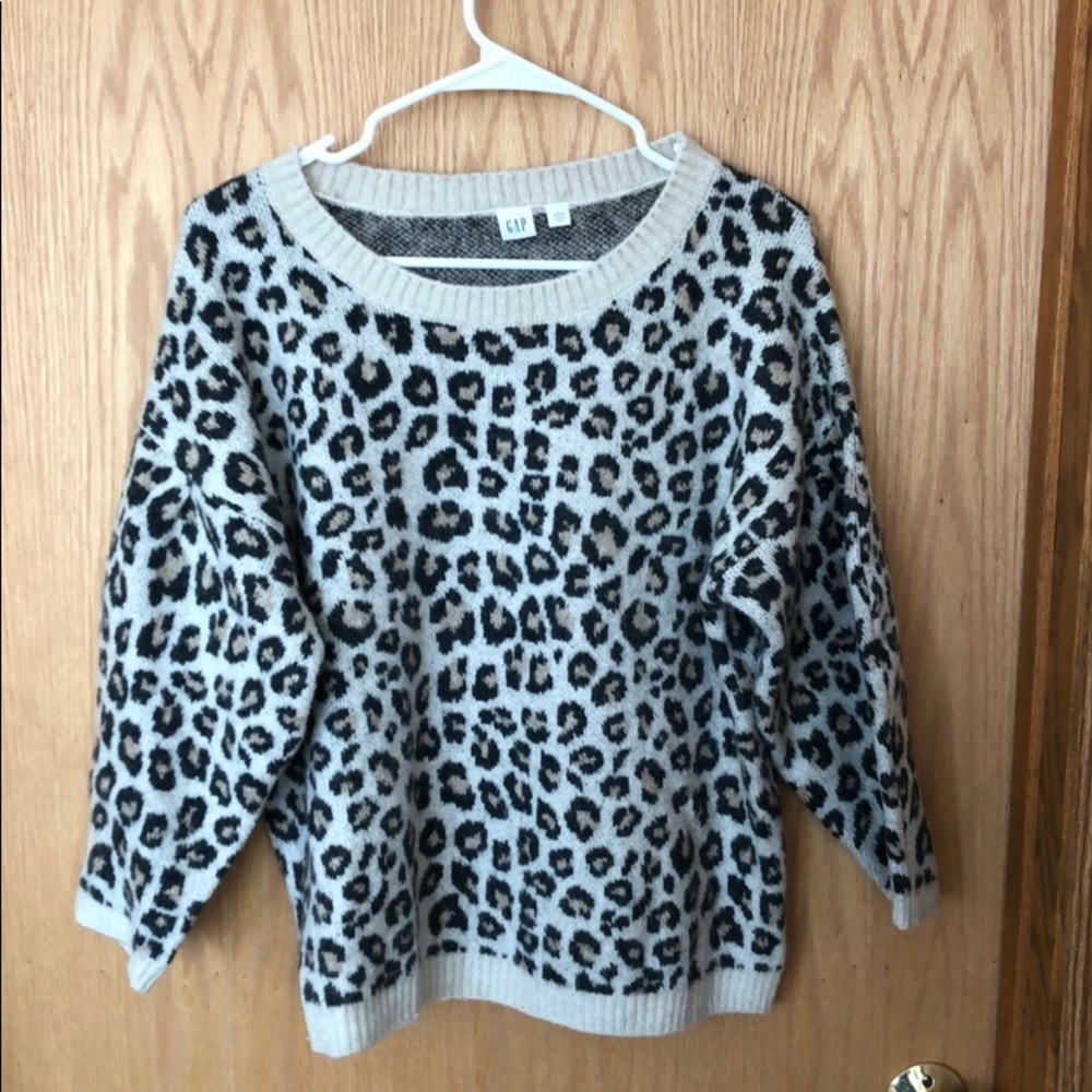 Gap cheetah / leopard print puff sleeve sweater